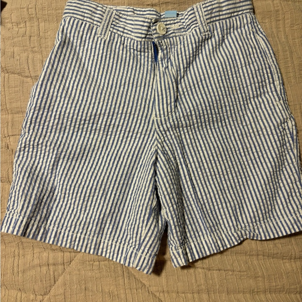 Boys sz 5 seersucker Striped Blue and White Shorts